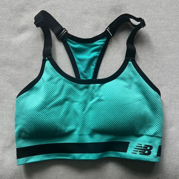 New Balance Sports Bra - Picture 1 of 4